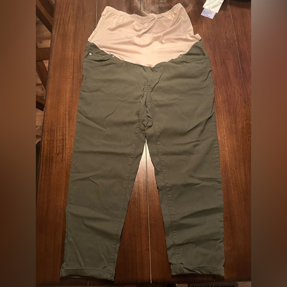 🌸Oh! Mama green Maternity Crop Pants